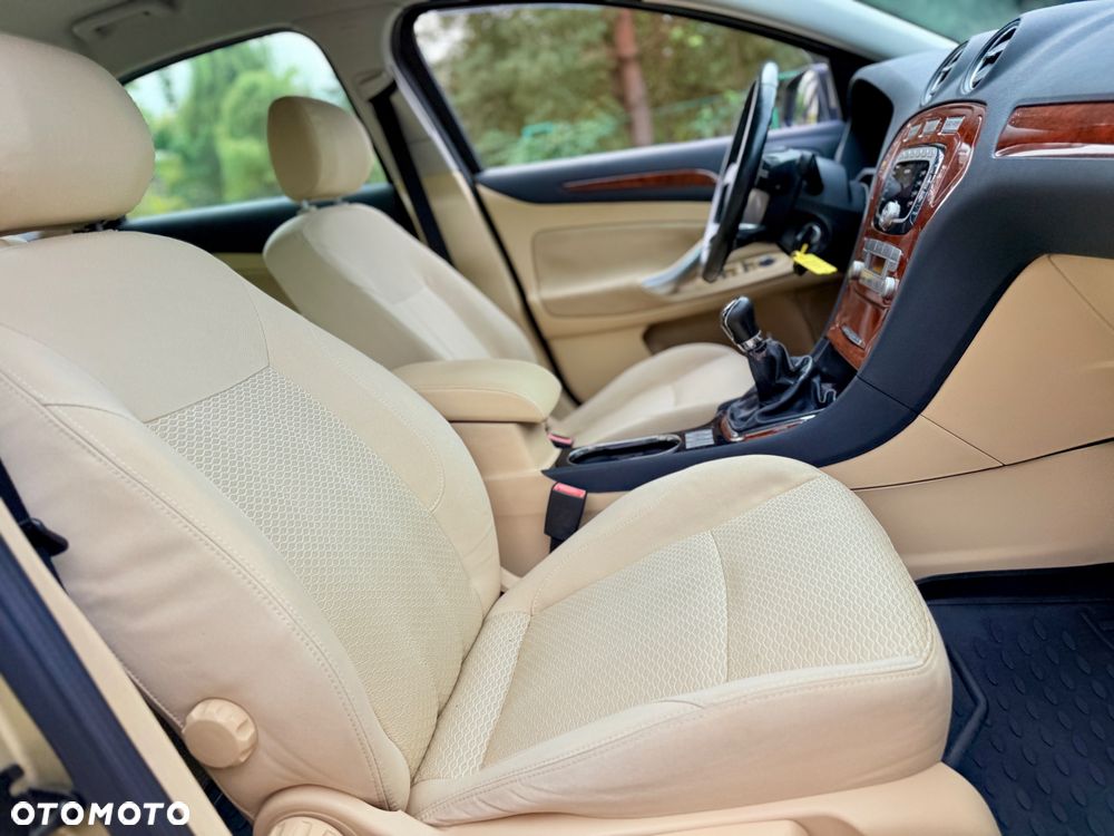 Ford Mondeo 2.0 Viva - 11