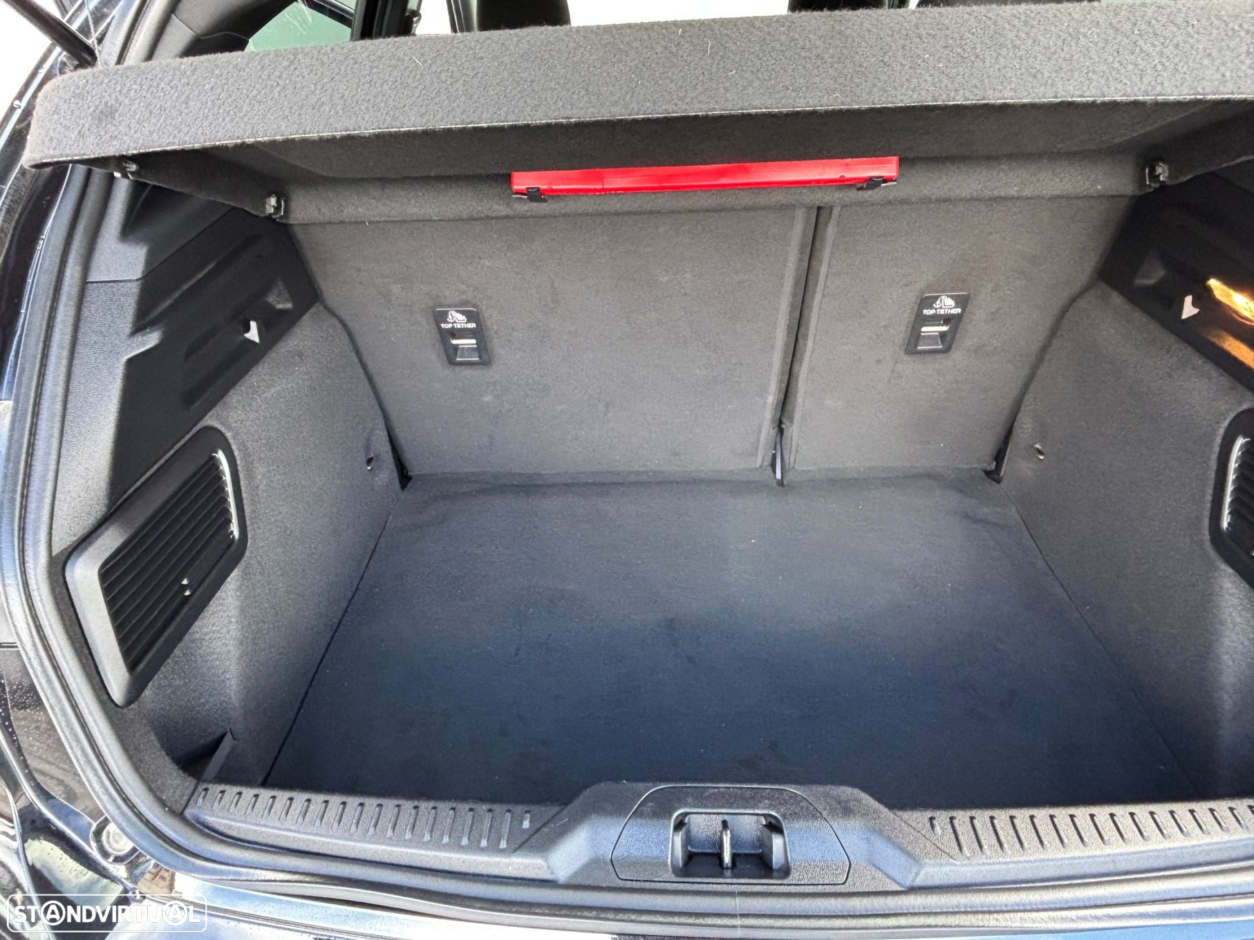 Ford Focus 1.0 EcoBoost MHEV ST-Line - 11