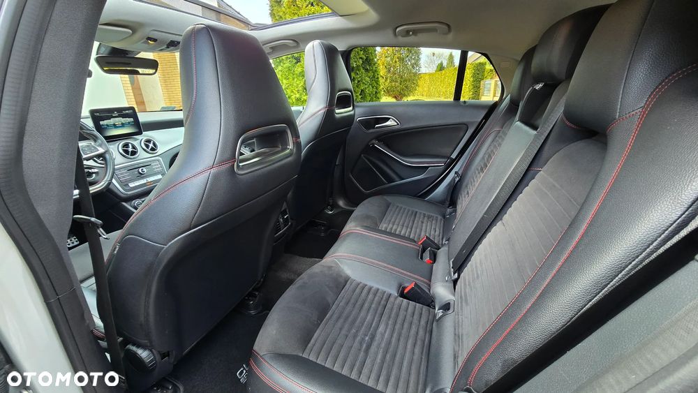 Mercedes-Benz CLA 200 d 7G-DCT AMG Line - 26