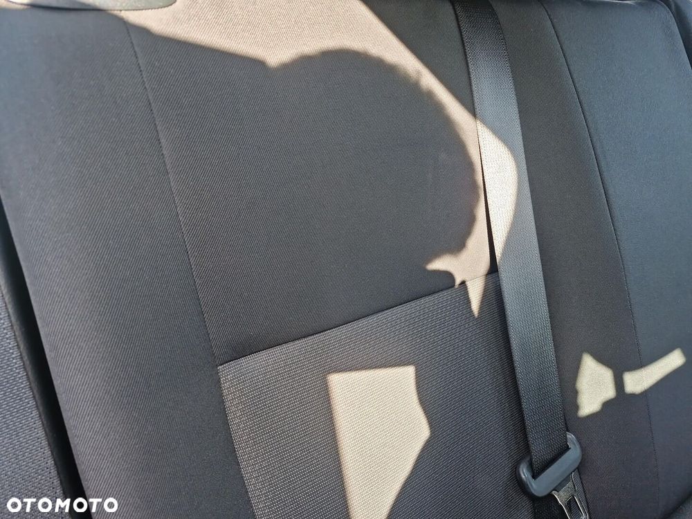 Toyota Auris 1.4 D-4D Active - 12