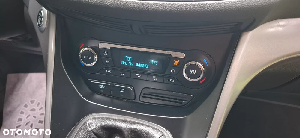Ford Kuga 2.0 TDCi 2x4 Titanium - 18