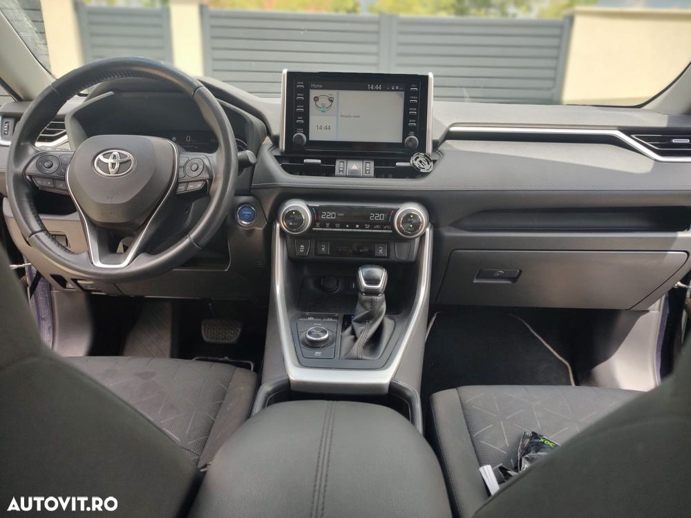 Toyota RAV4 - 5