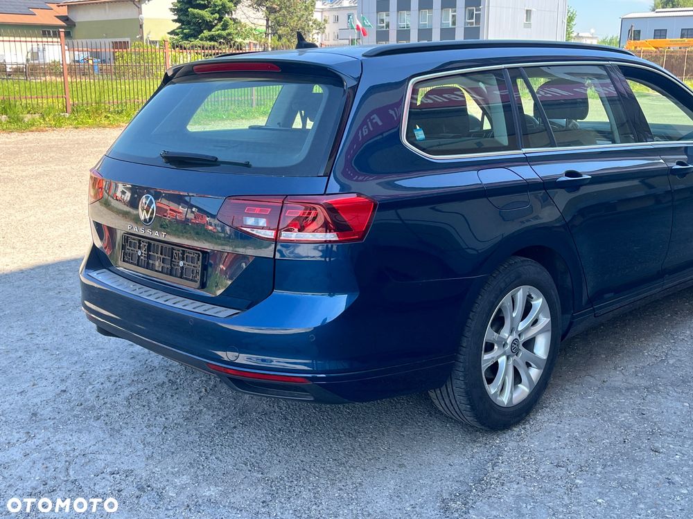 Volkswagen Passat 2.0 TDI SCR DSG Conceptline - 3