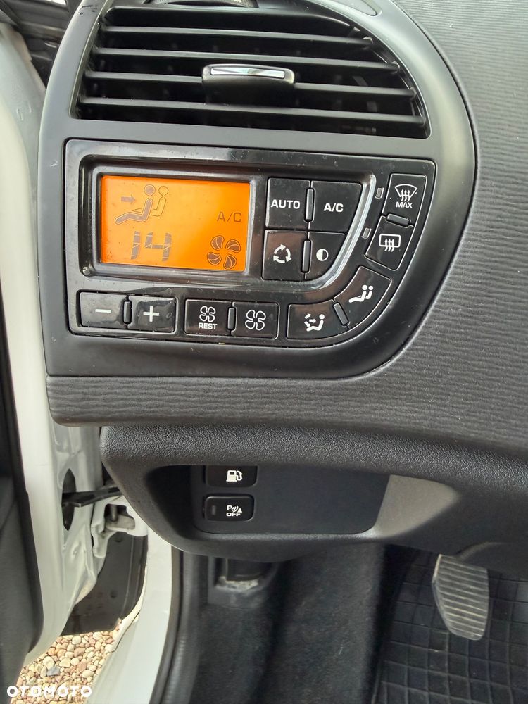Citroën C4 Picasso 2.0 HDi FAP Exclusive - 21