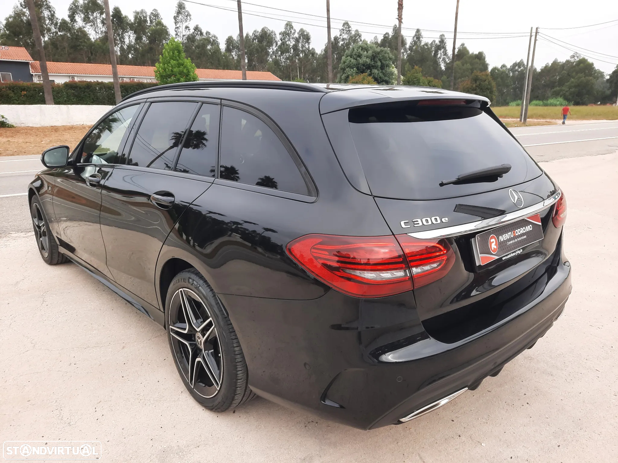Mercedes-Benz C 300 e AMG Line - 15