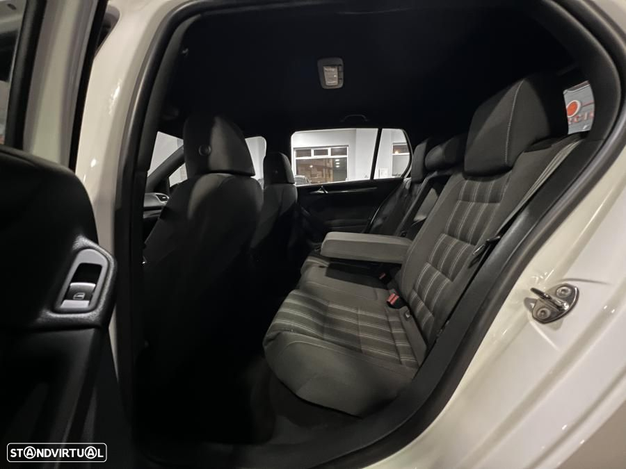 VW Golf 2.0 TDi GTD - 10
