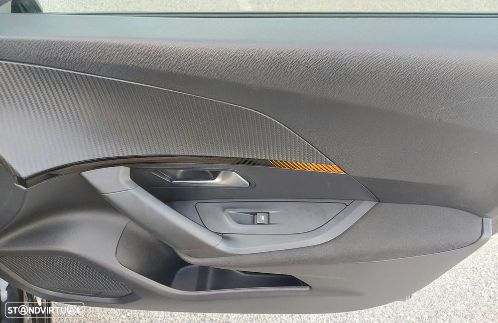Peugeot e-2008 50 kWh Active Pack — fotografia 46