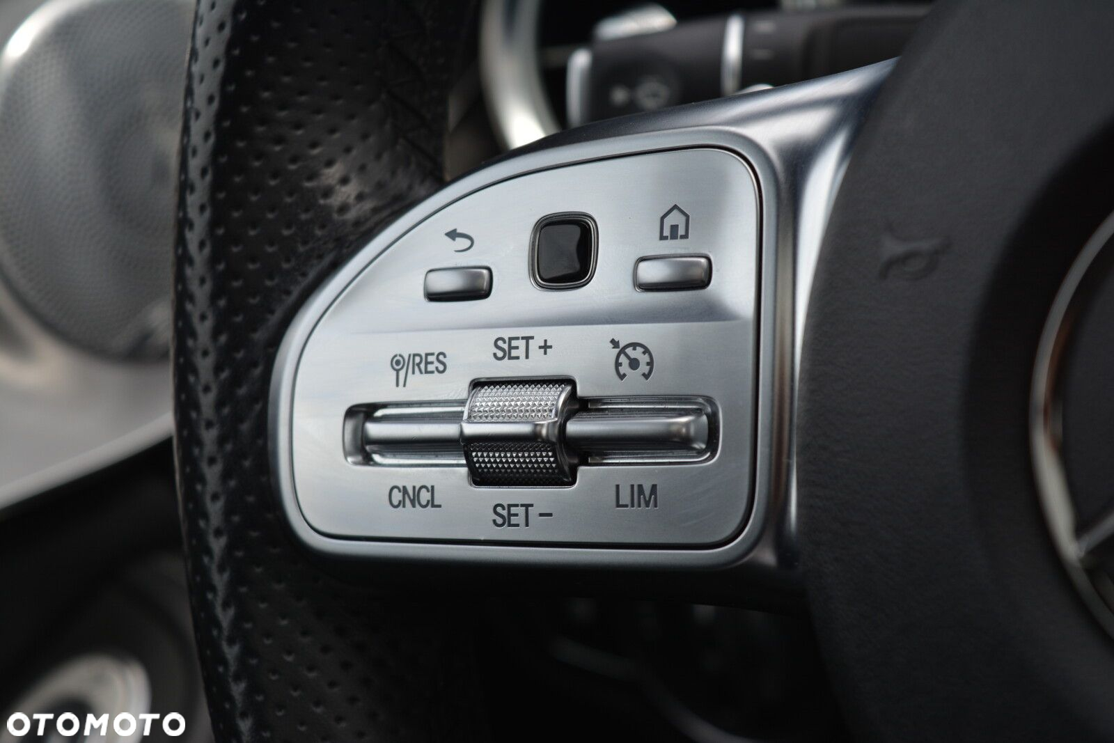 Mercedes-Benz Klasa C 200 4MATIC 9G-TRONIC - 18