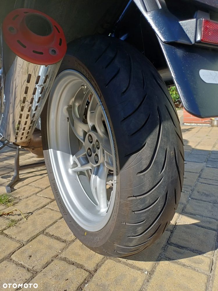 BMW R - 8