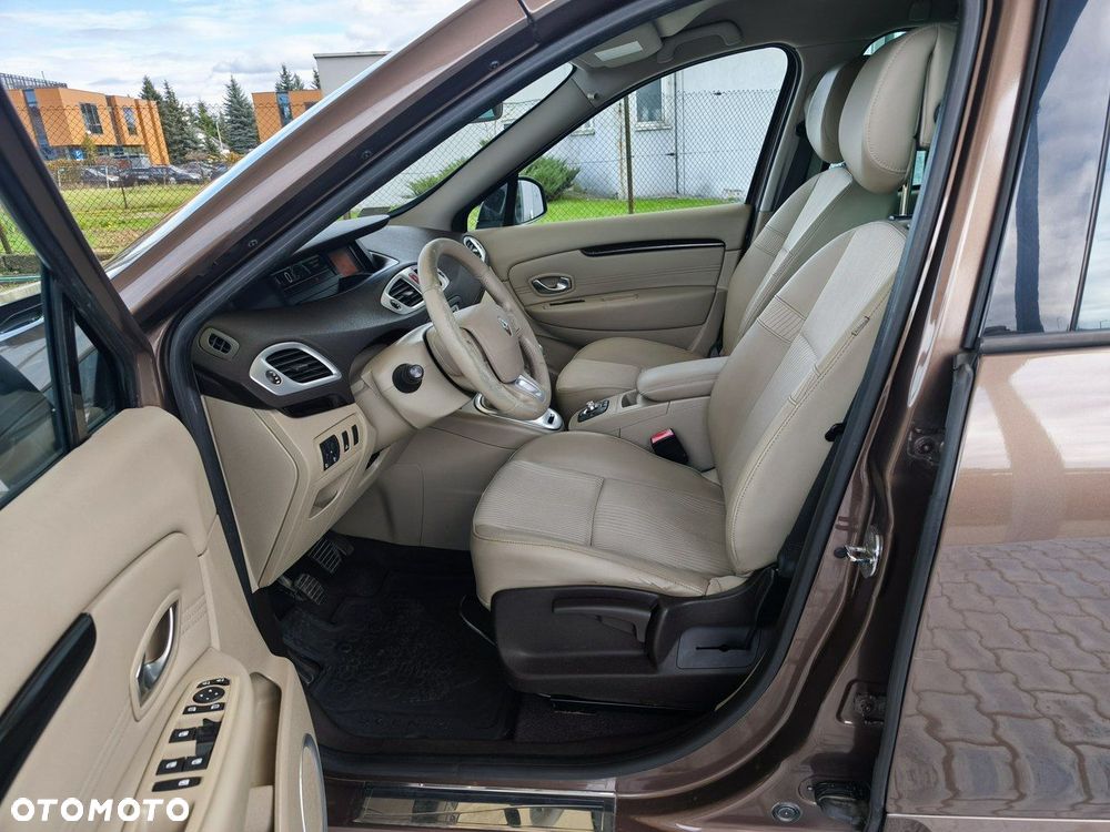 Renault Grand Scenic - 14