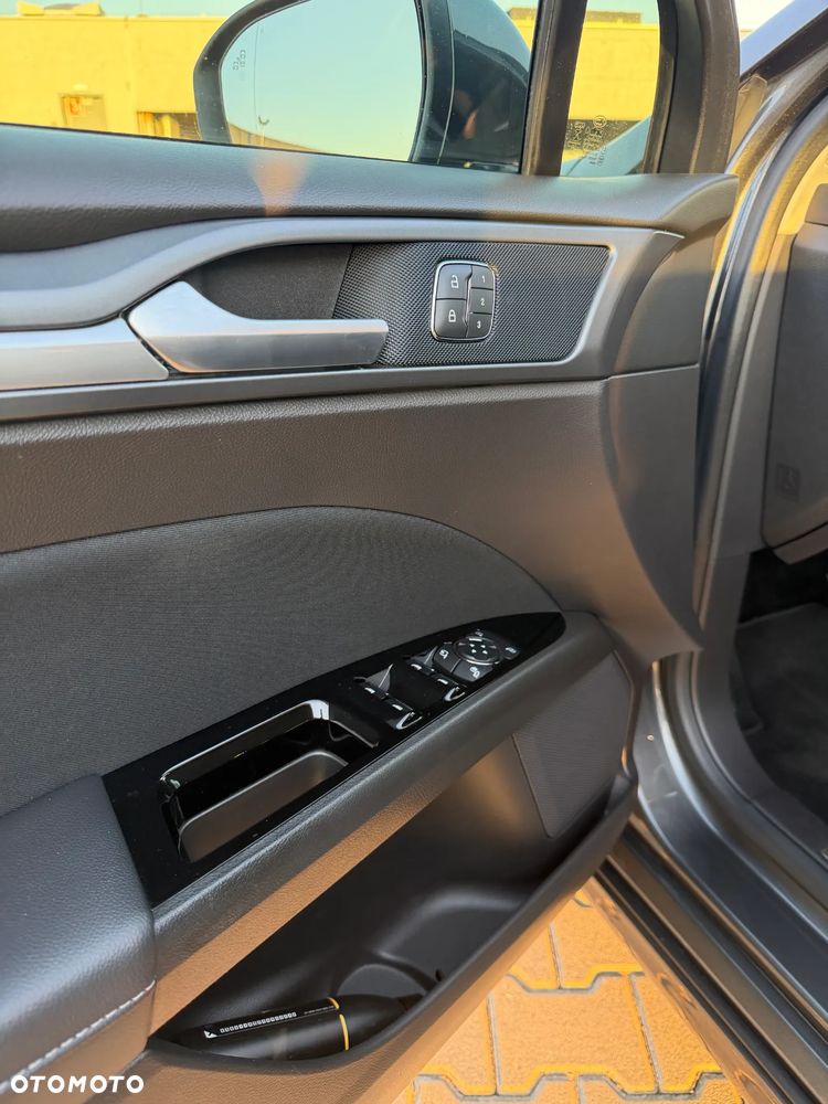 Ford Mondeo - 16