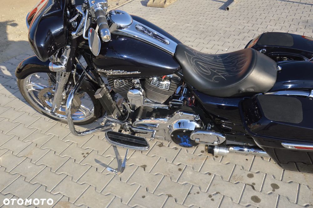 Harley-Davidson Touring Street Glide - 3