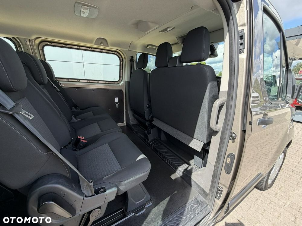 Ford Tourneo Custom - 15