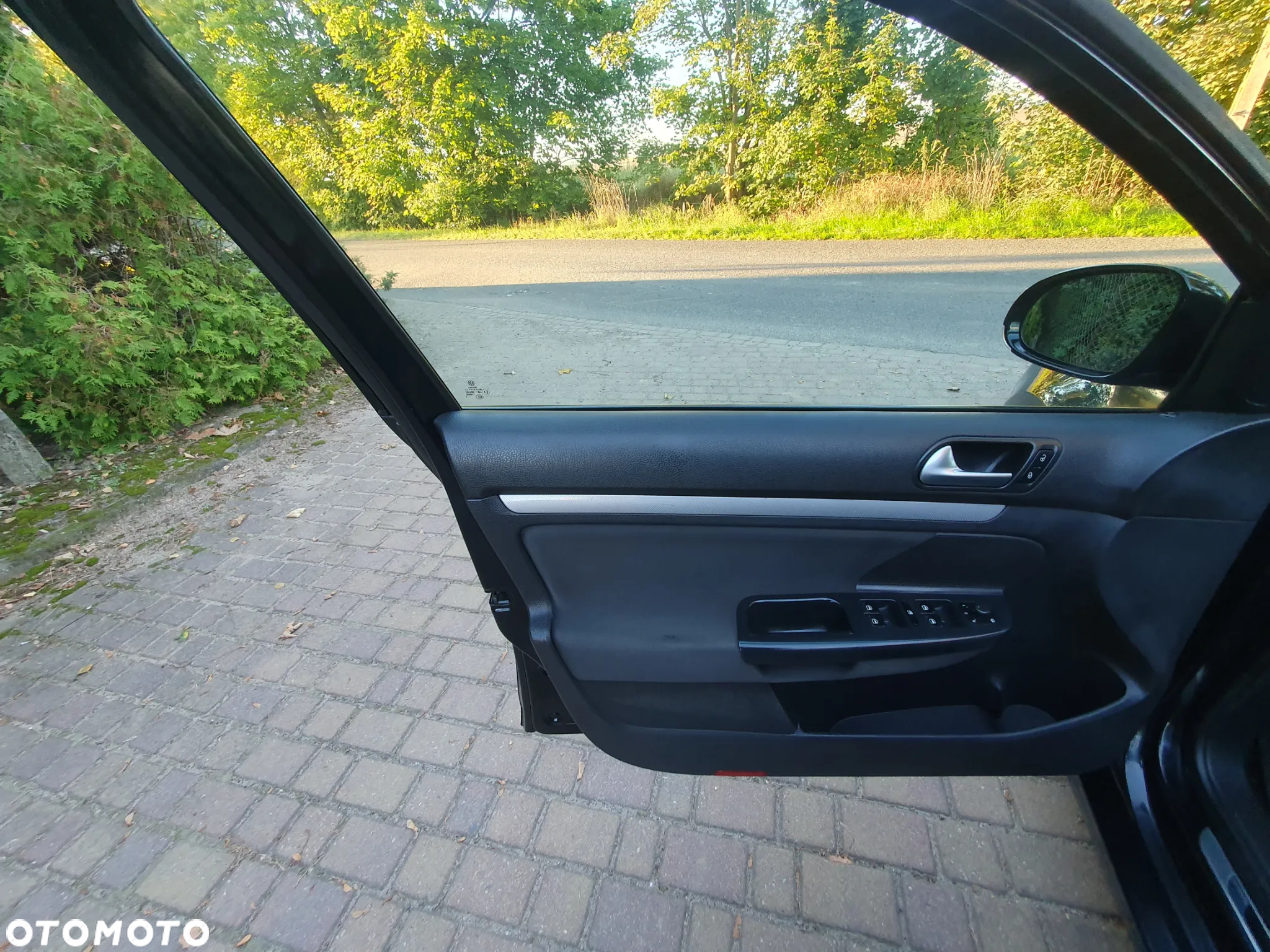 Volkswagen Golf 1.6 TDI DPF MATCH - 9