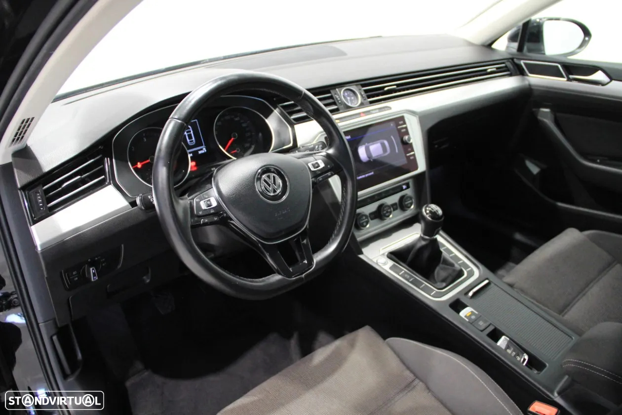 VW Passat 1.6 TDI Confortline - 10
