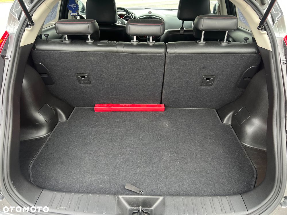 Nissan Juke 1.6 T Tekna 4x4 - 30