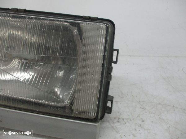 Otica / Farol Dto Volvo 740 (744) - 3