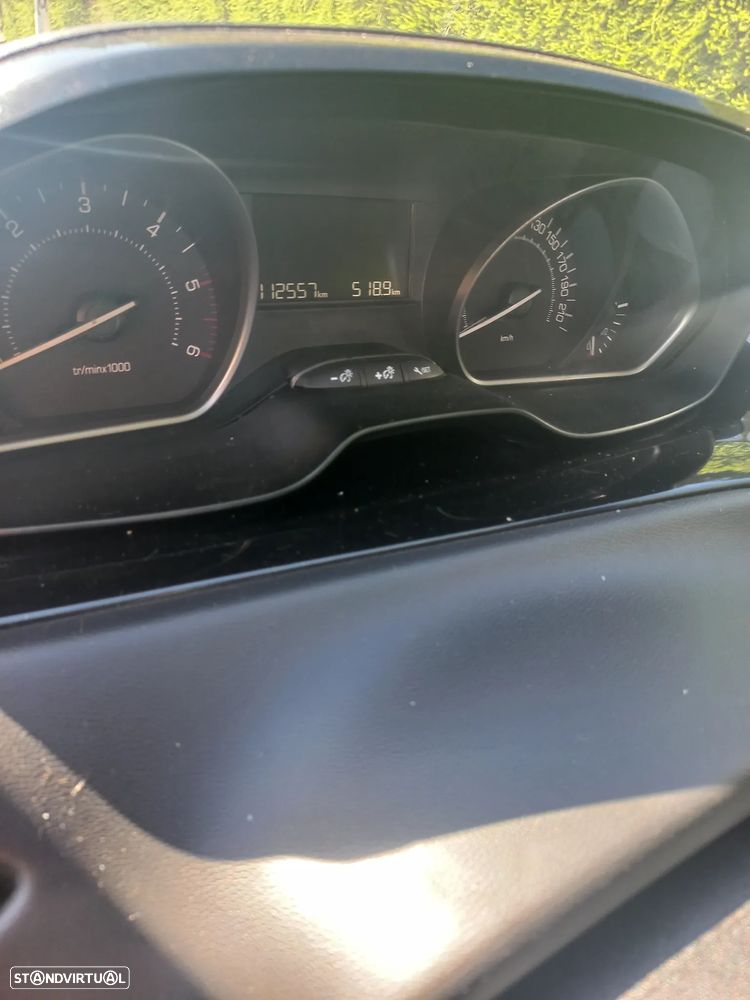 Peugeot 208 1.5 BlueHDi Signature - 9