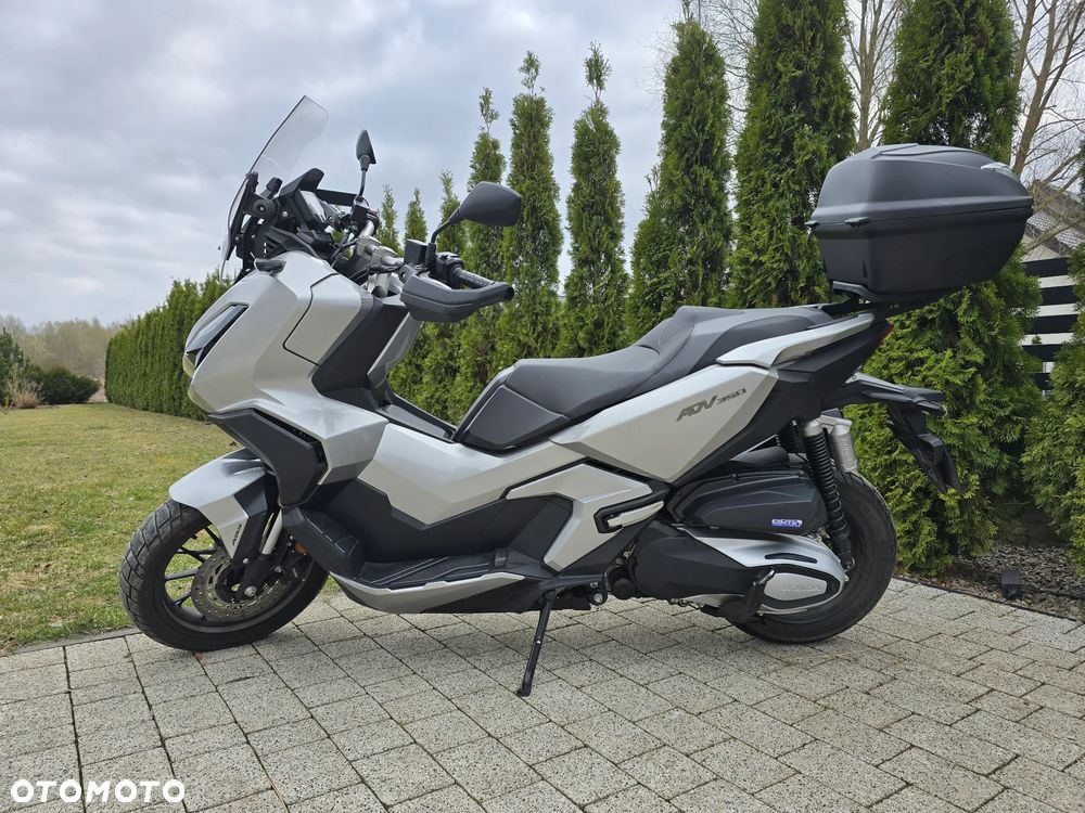 Honda ADV350 - 1