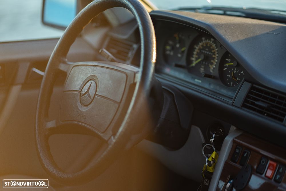 Mercedes-Benz W124 (1984-1997) 300 D Turbo - 42