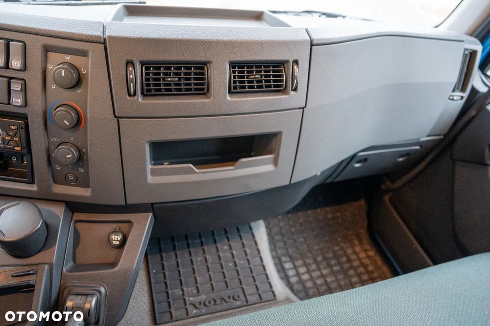 Volvo FL 240 4x2 - 12