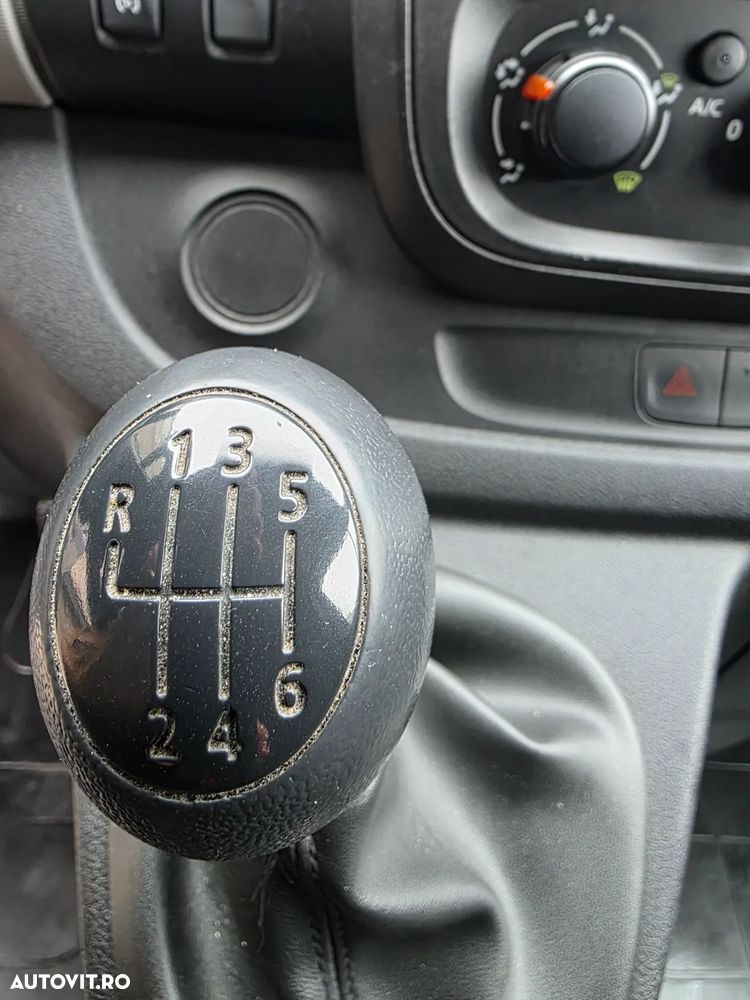 Renault Trafic - 13