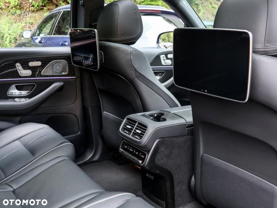 Mercedes-Benz GLS - 12