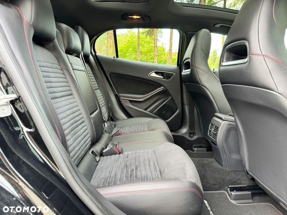 Mercedes-Benz GLA 250 4Matic 7G-DCT AMG Line - 33