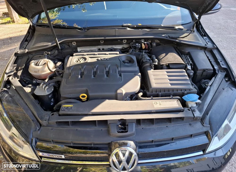 VW Golf 1.6 TDi BlueMotion Confortline - 21