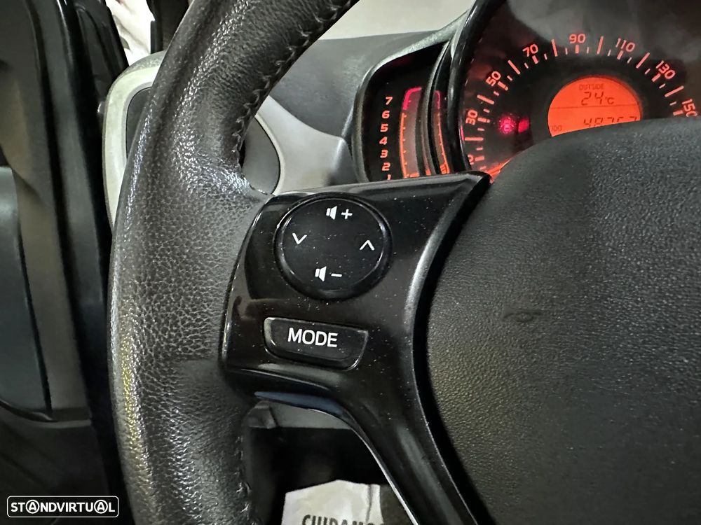 Peugeot 108 1.0 VTi Allure - 24