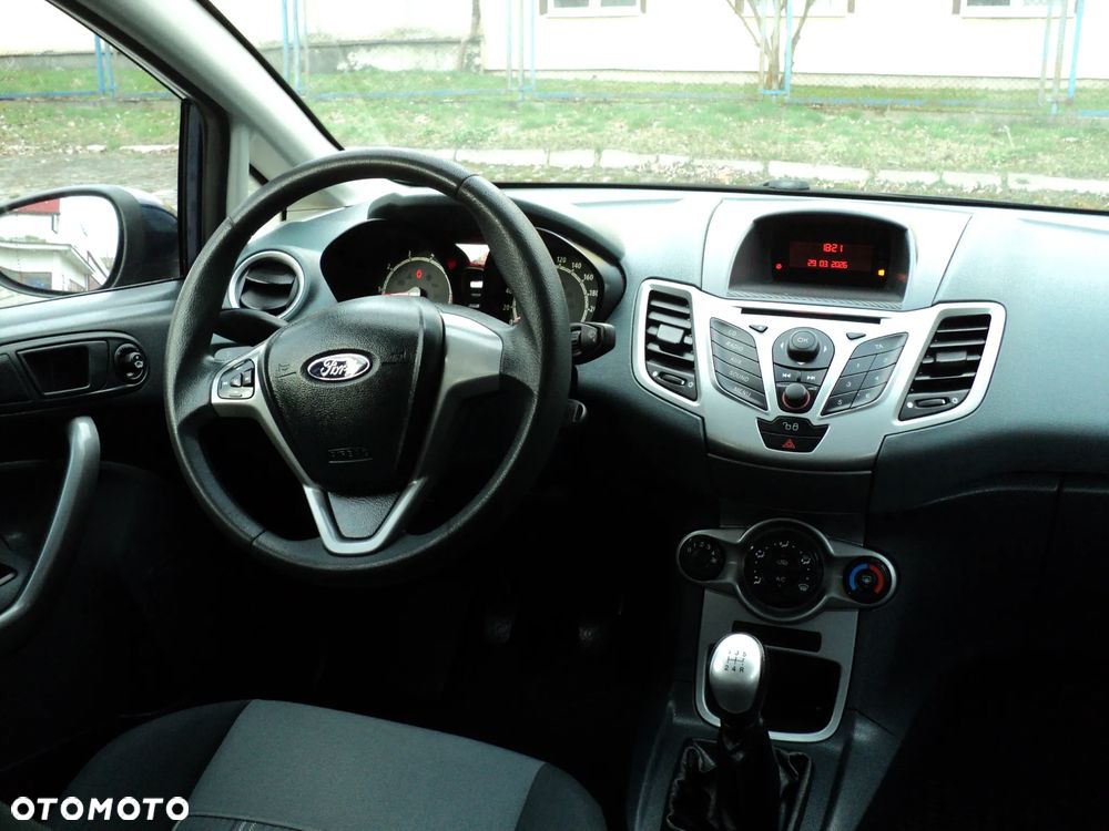 Ford Fiesta 1.25 Champions Edition - 8