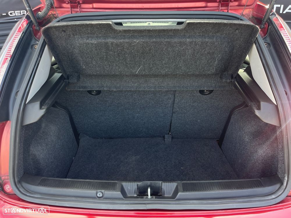 Fiat Punto 1.3 M-Jet Lounge S&S - 24