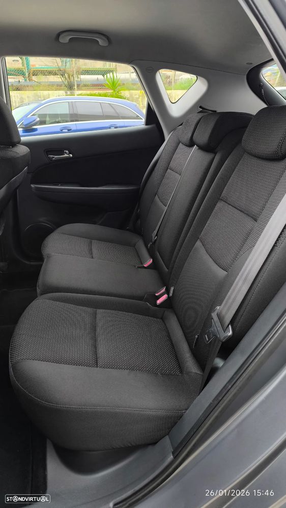 Hyundai i30 1.4 CVVT Blue Comfort - 40