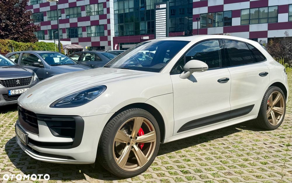 Porsche Macan - 1