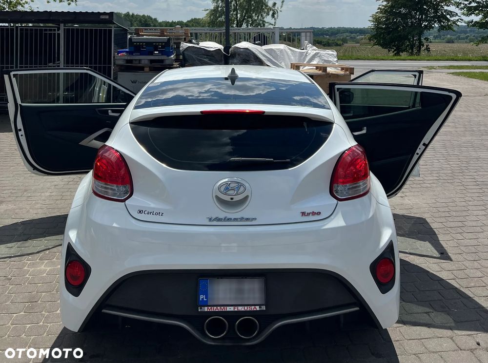 Hyundai Veloster - 16