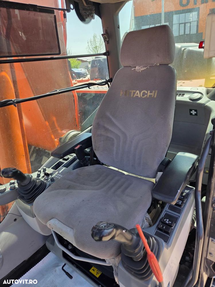 Hitachi SET BRATE LUNGI NOI 18m, cupa 0,9mc, 2019, 6.017h, gresare automata, latime 3,19m, 3 pompe hidr Hitachi, camera spate, camera laterala, consum mediu 13l/h, motor Isuzu 190CP, JAPONIA, doar 377h deplasare lant 80% ok, leasing 3 ani-PROMOTIE 131.900Eur - 16