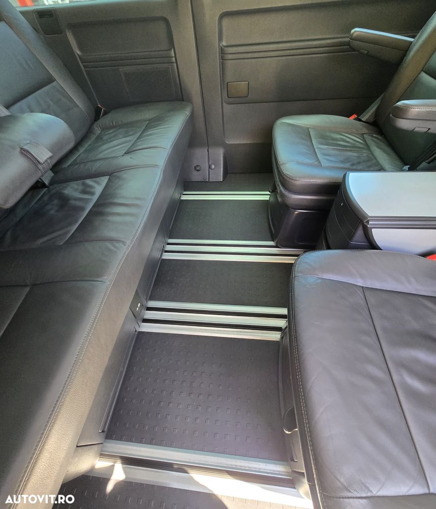 Volkswagen Multivan - 24