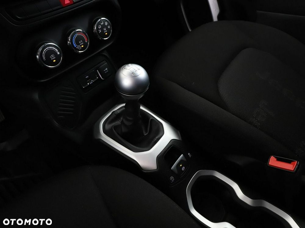Jeep Renegade 1.6 E-TorQ Sport FWD - 25
