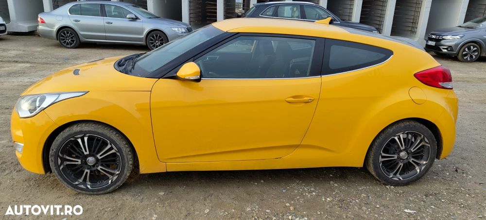 Hyundai Veloster 1.6 GDi DOHC - 2