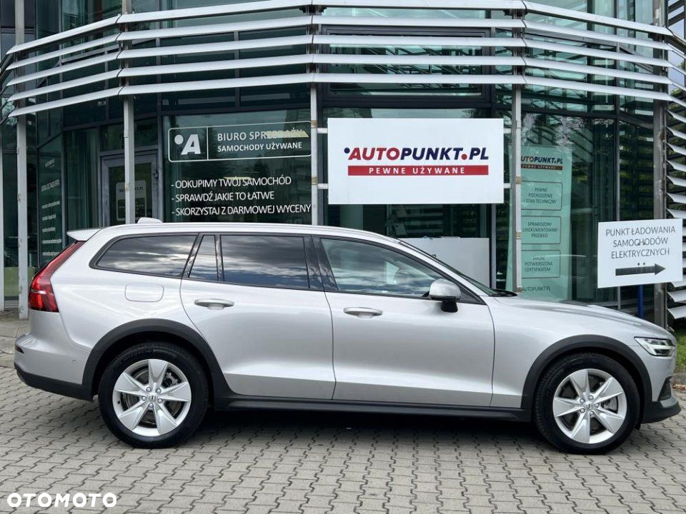 Volvo V60 Cross Country - 4