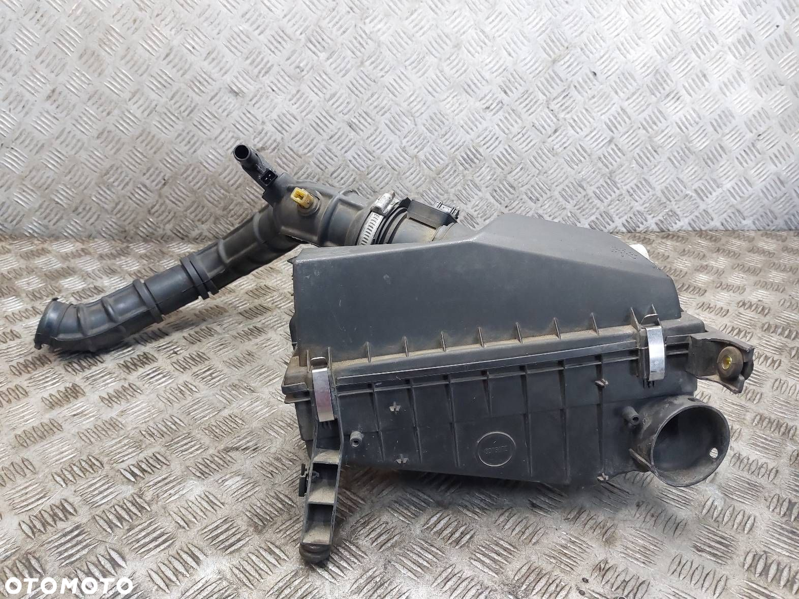 OBUDOWA PRZEPŁYWOMIERZ RURA DOLOT POWIETRZA VOLVO S40 V40 I 1.9 DI - 5