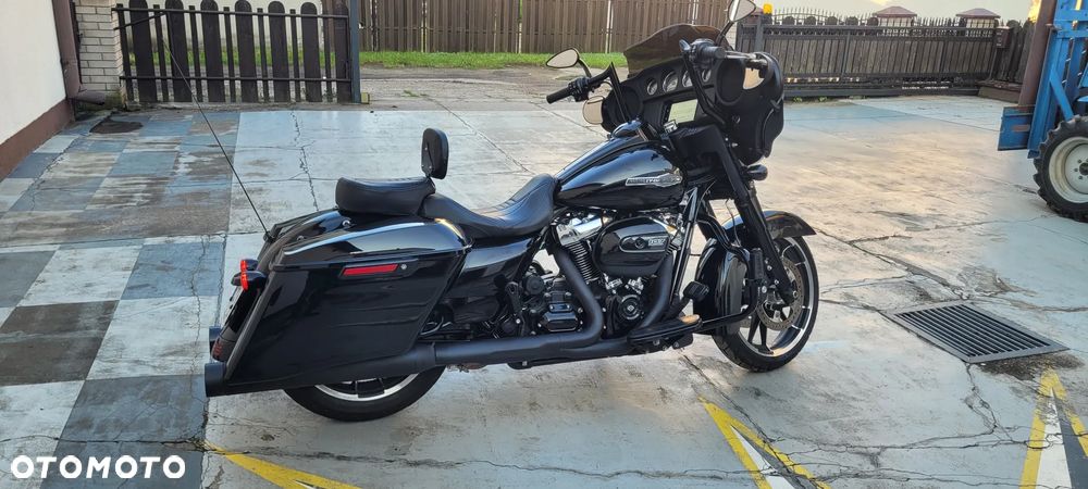 Harley-Davidson Touring Street Glide - 1