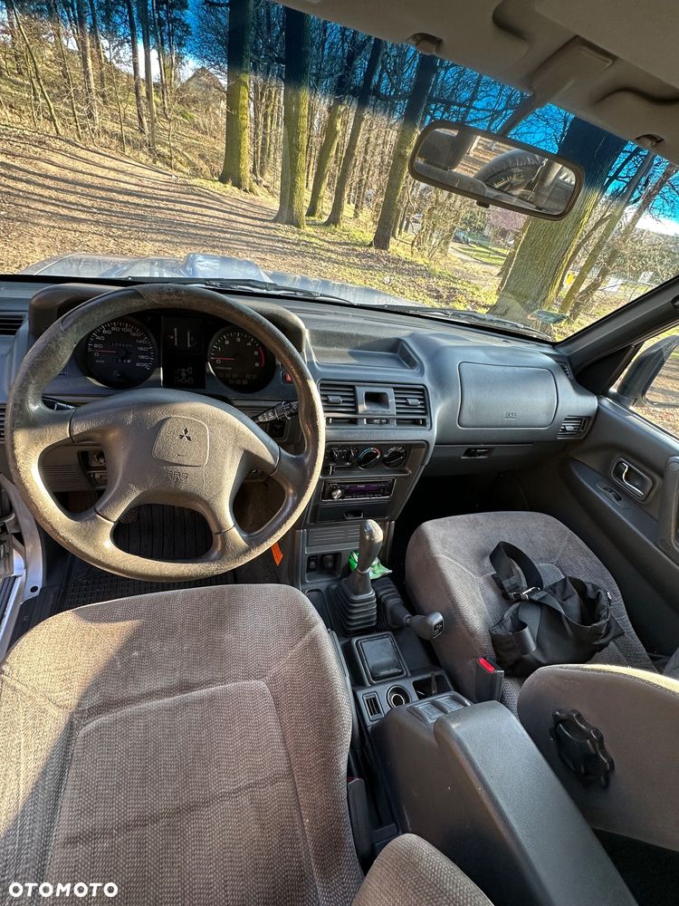 Mitsubishi Pajero - 10