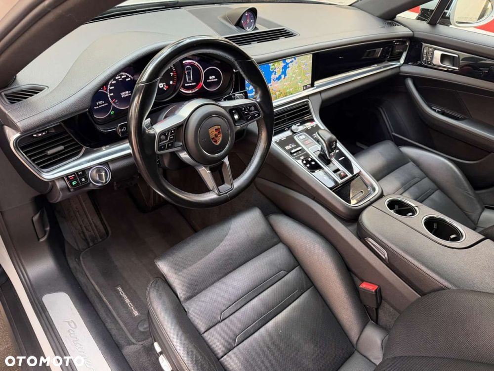 Porsche Panamera - 24