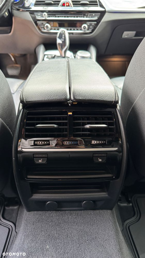 BMW Seria 5 520d Sport Line - 15