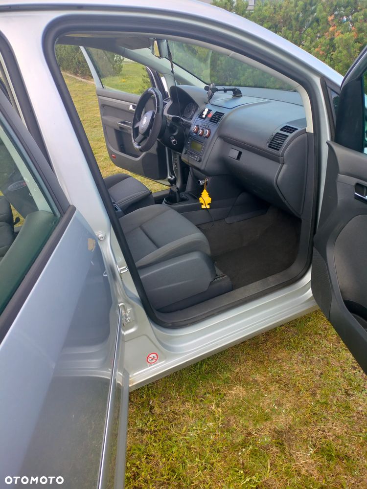 Volkswagen Touran 1.6 Basis - 15