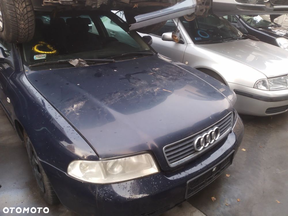 AUDI A4 B5 KOMBI 99-01  1.9 AJM   LAMPA TYŁ PRAWA LEWA - 8