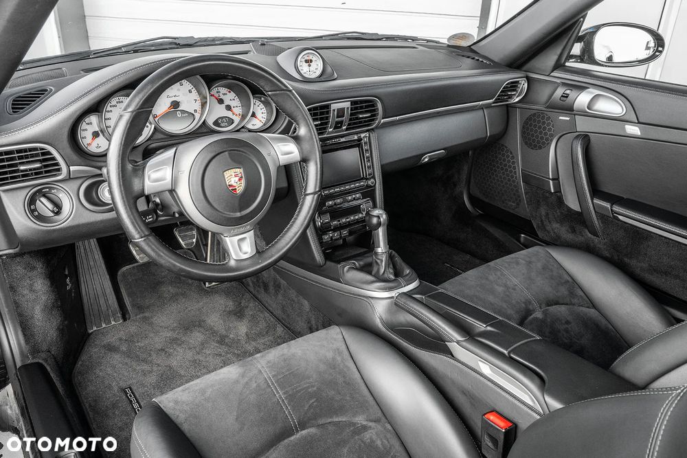 Porsche 911 Turbo - 21