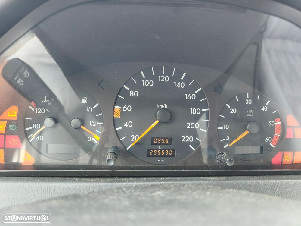 Mercedes-Benz C 200 D Elegance - 8