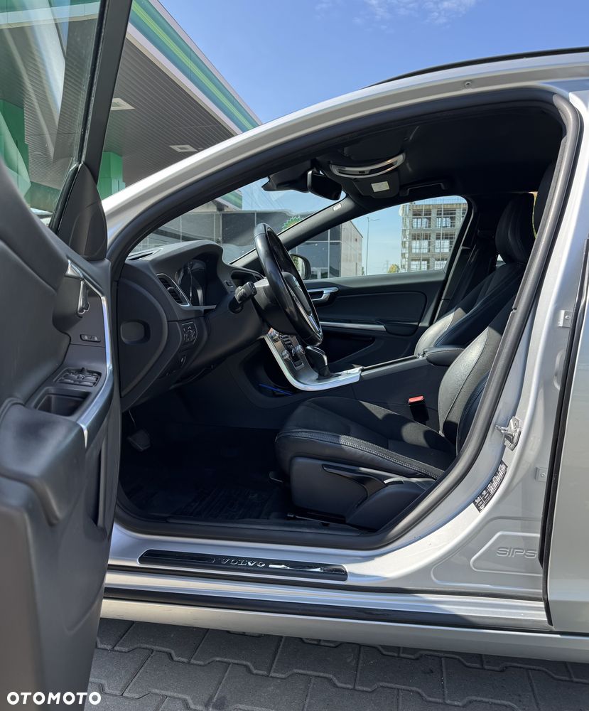 Volvo V60 D4 Drive-E Momentum - 8